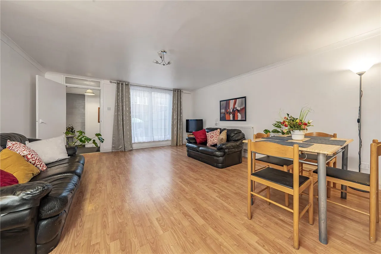 Pottery Road, Brentford, TW8, photo 3