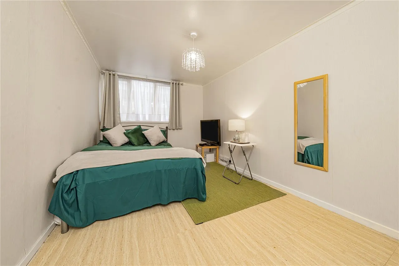 Pottery Road, Brentford, TW8, photo 6