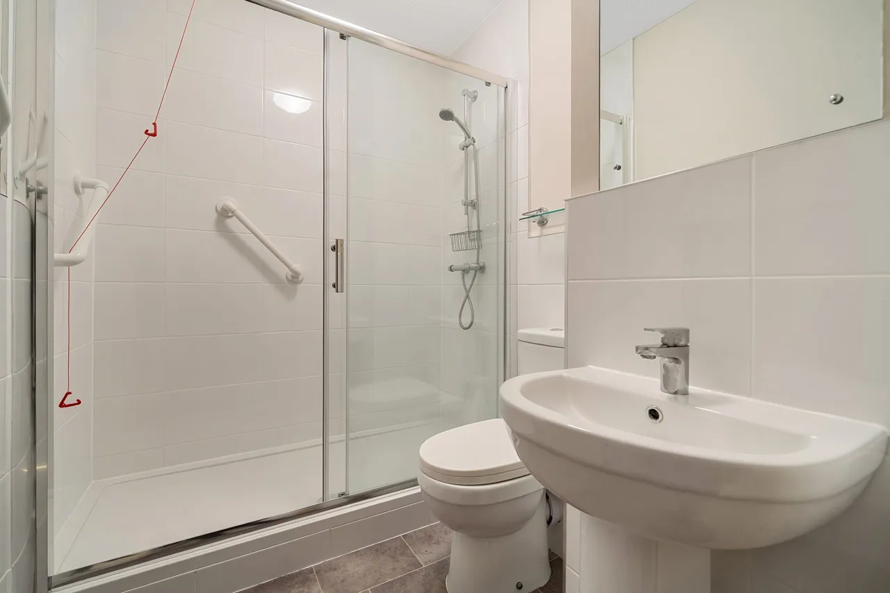 Palace Gate, Odiham, Hook, RG29 1JZ, photo 6
