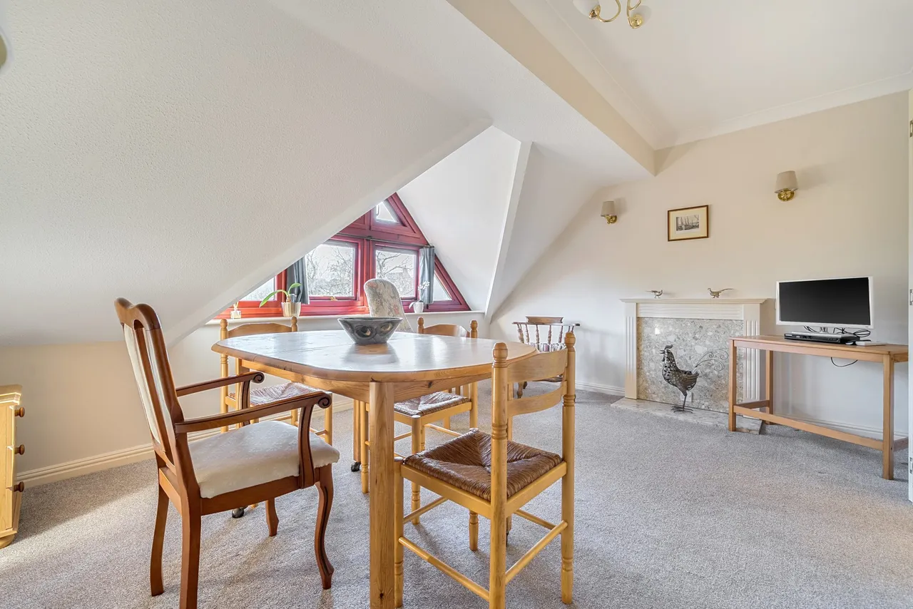 Palace Gate, Odiham, Hook, RG29 1JZ, photo 5