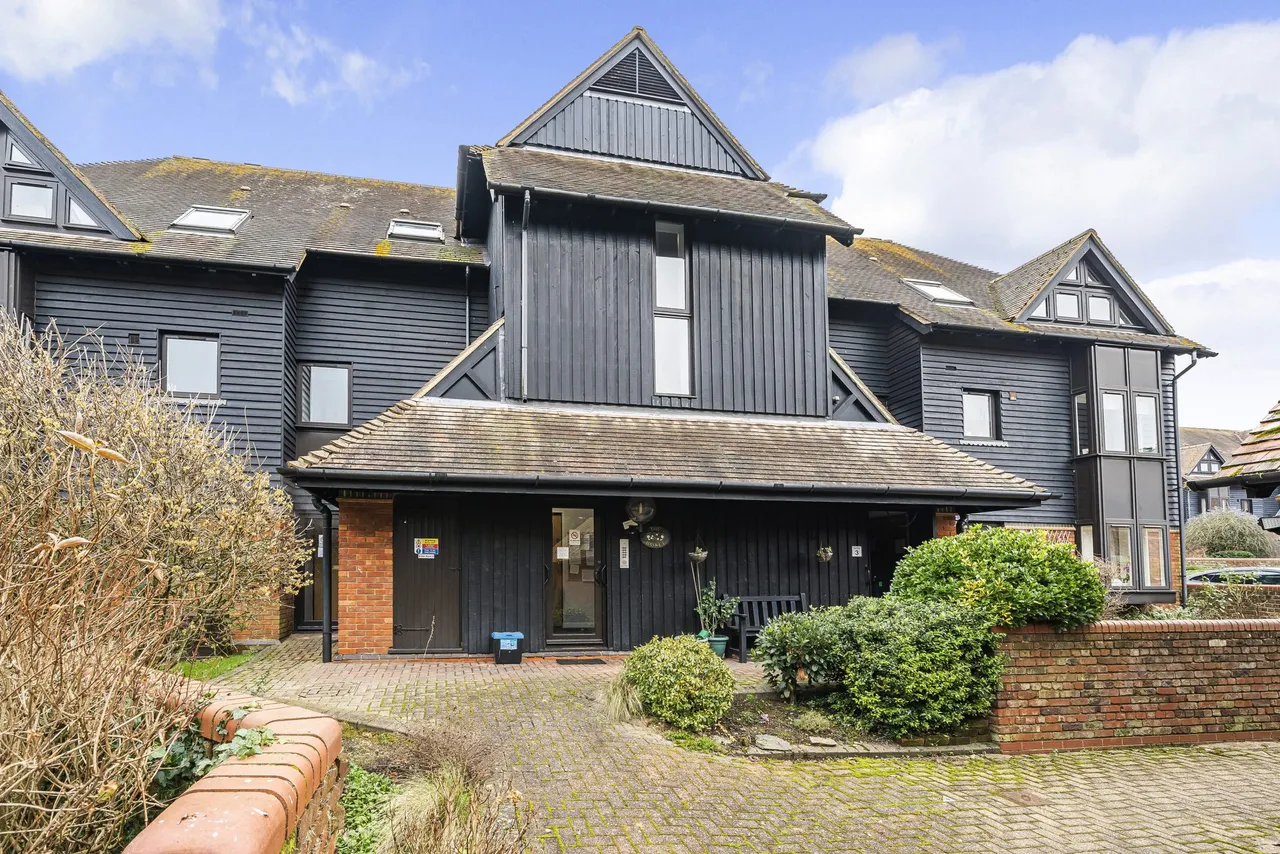 Palace Gate, Odiham, Hook, RG29 1JZ, photo 9