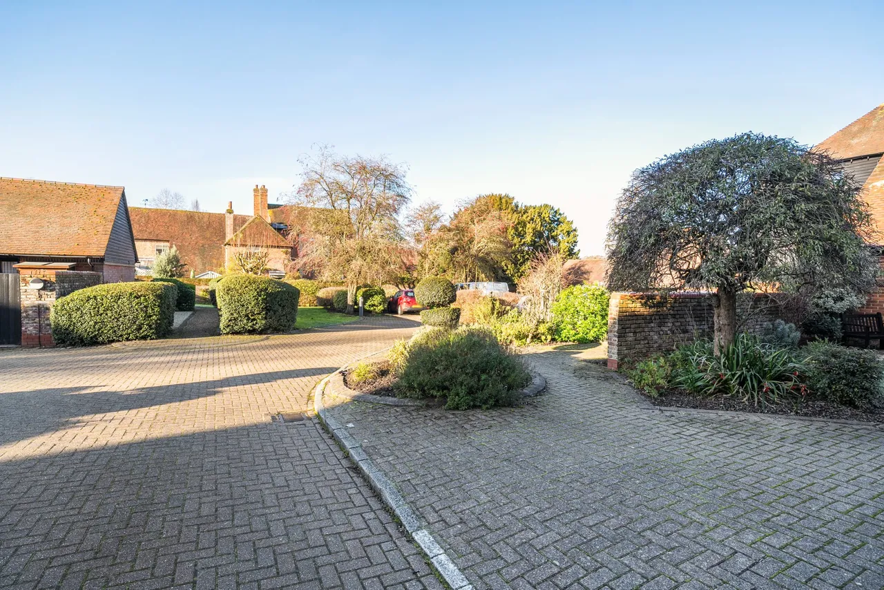 Palace Gate, Odiham, Hook, RG29 1JZ, photo 12