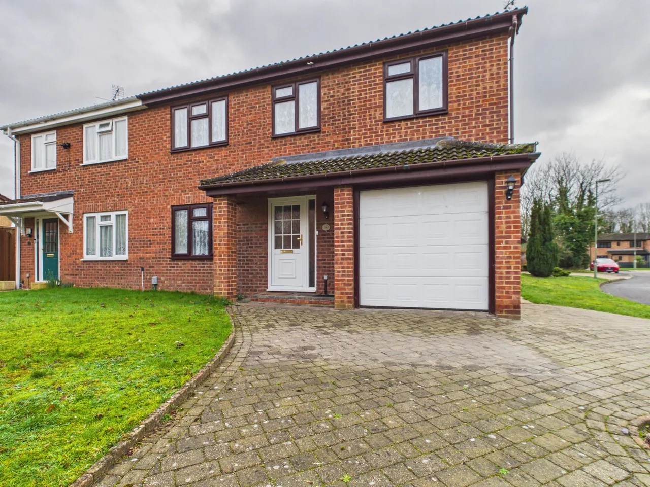 4 bed house for sale — Constable Close, Basingstoke, RG21