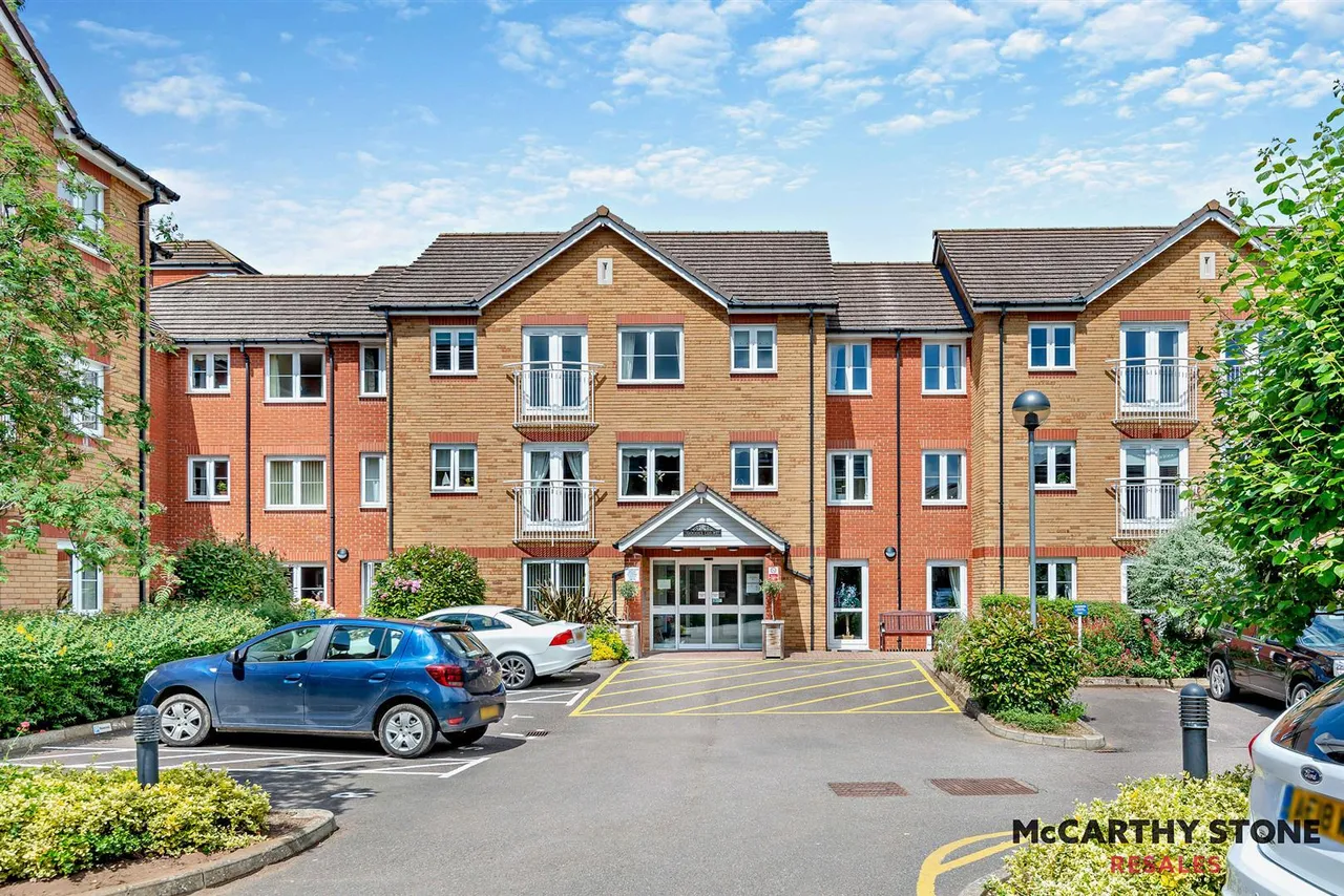 1 bed flat for sale, Baldock Road, Royston, SG8
