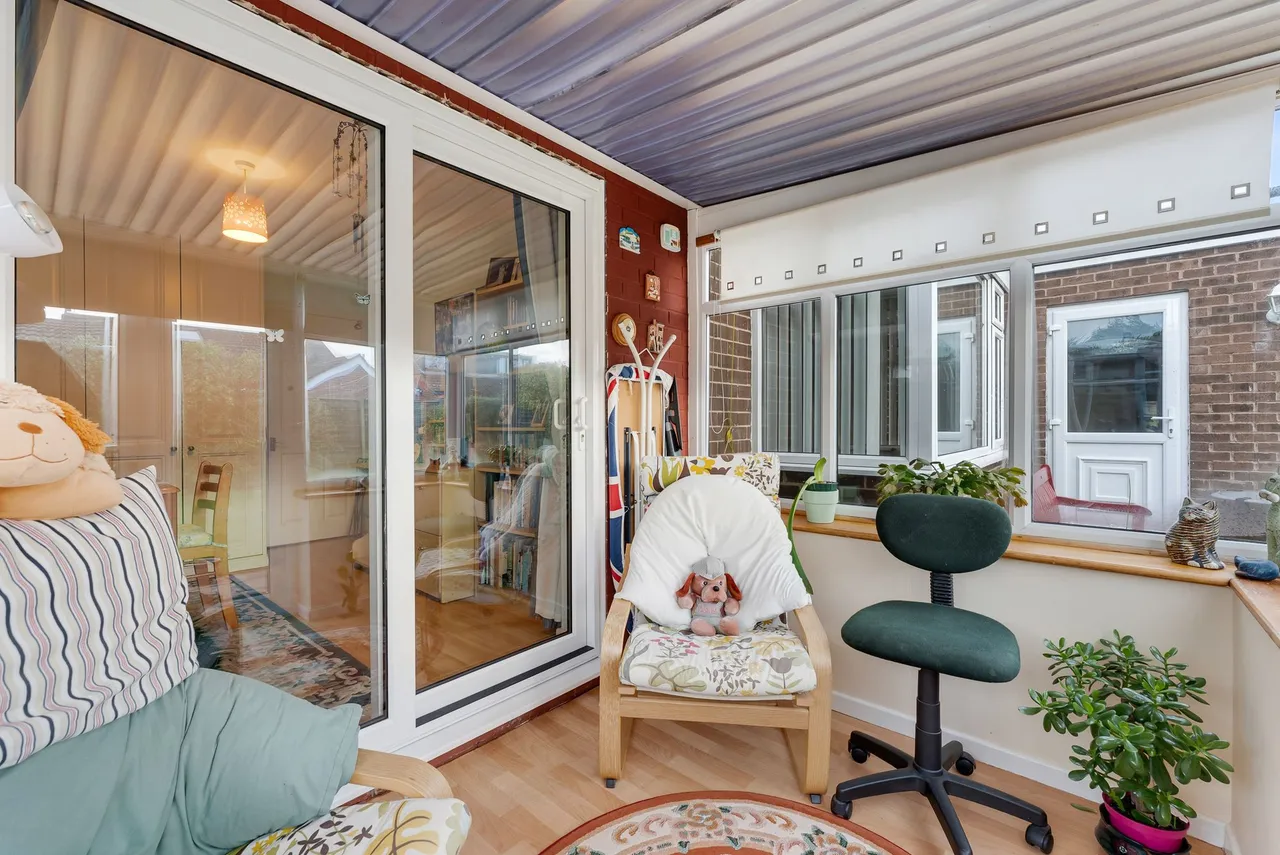 Cedar Avenue, Sutton Weaver, WA7, photo 10