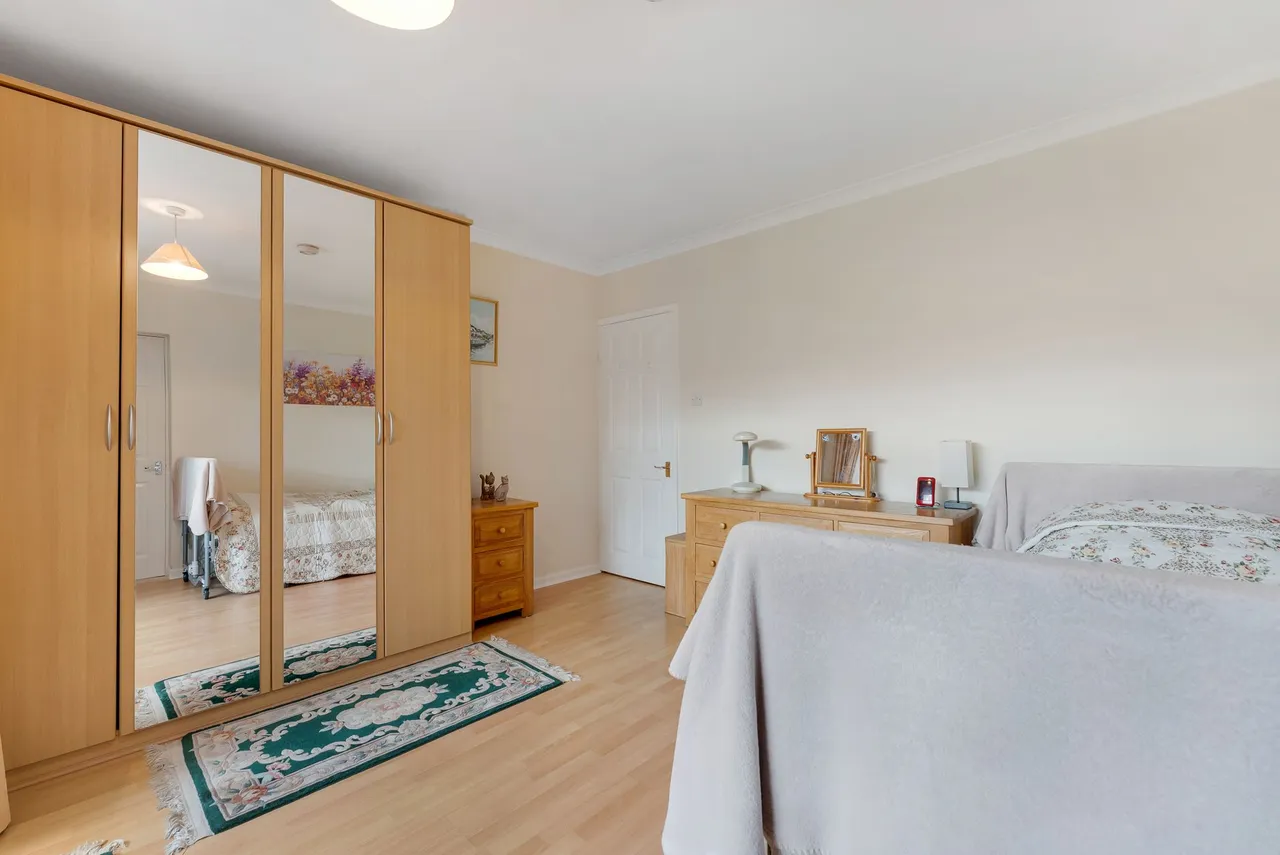 Cedar Avenue, Sutton Weaver, WA7, photo 14