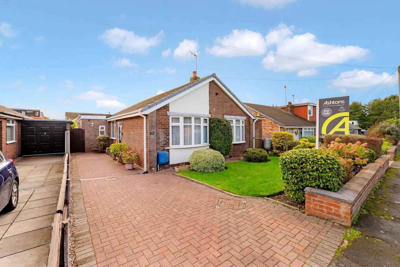 3 bed house for sale, Cedar Avenue, Sutton Weaver, WA7