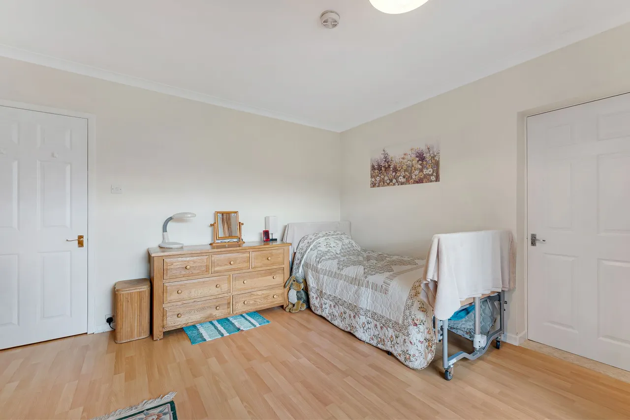 Cedar Avenue, Sutton Weaver, WA7, photo 15