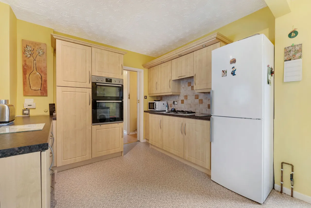 Cedar Avenue, Sutton Weaver, WA7, photo 6