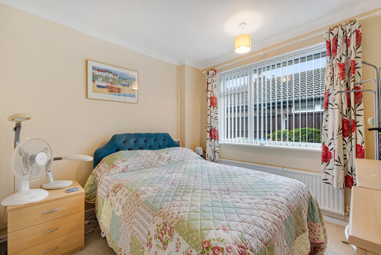 Cedar Avenue, Sutton Weaver, WA7, photo 17