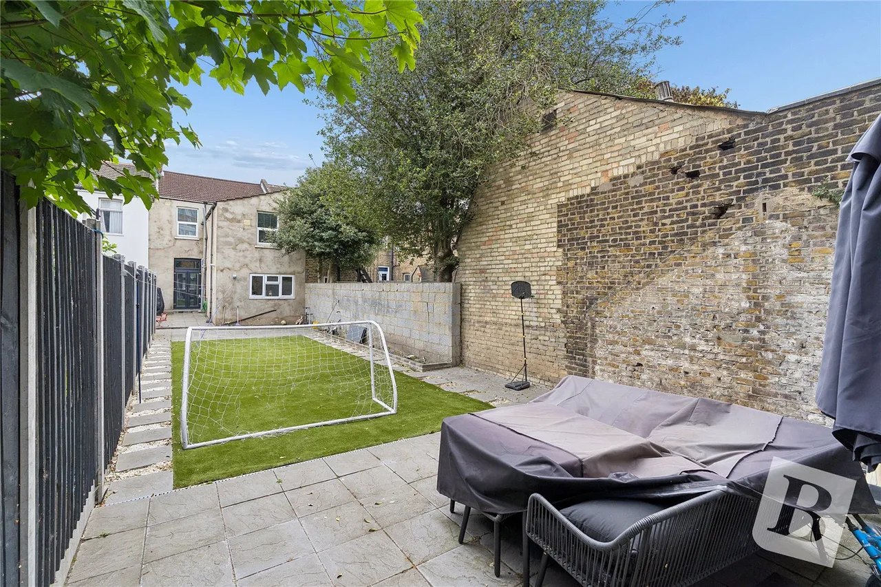Sebert Road, London, E7, photo 8