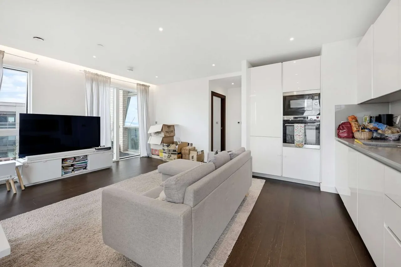 Malthouse Road, London, SW11, photo 12