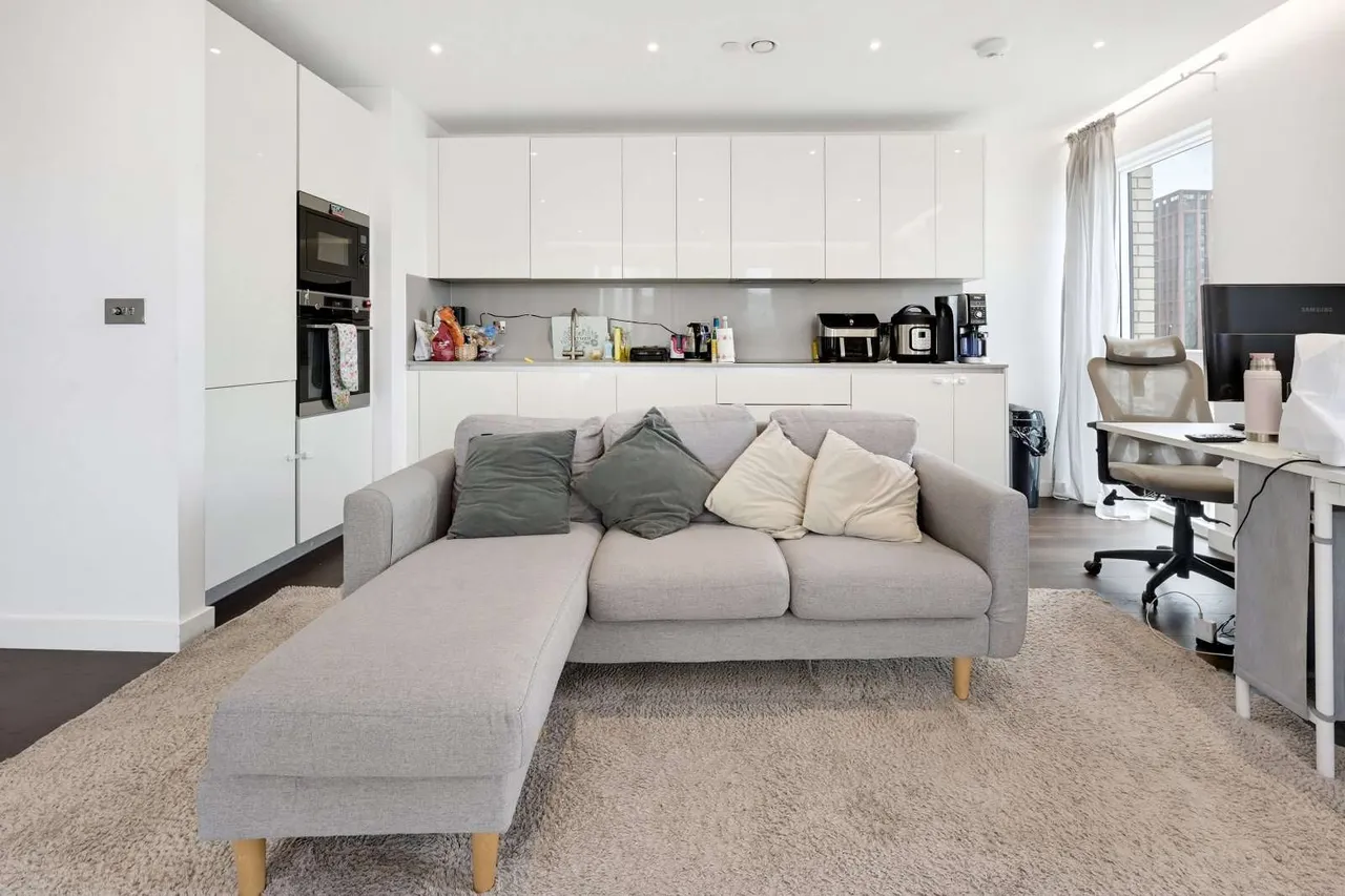 Malthouse Road, London, SW11, photo 7