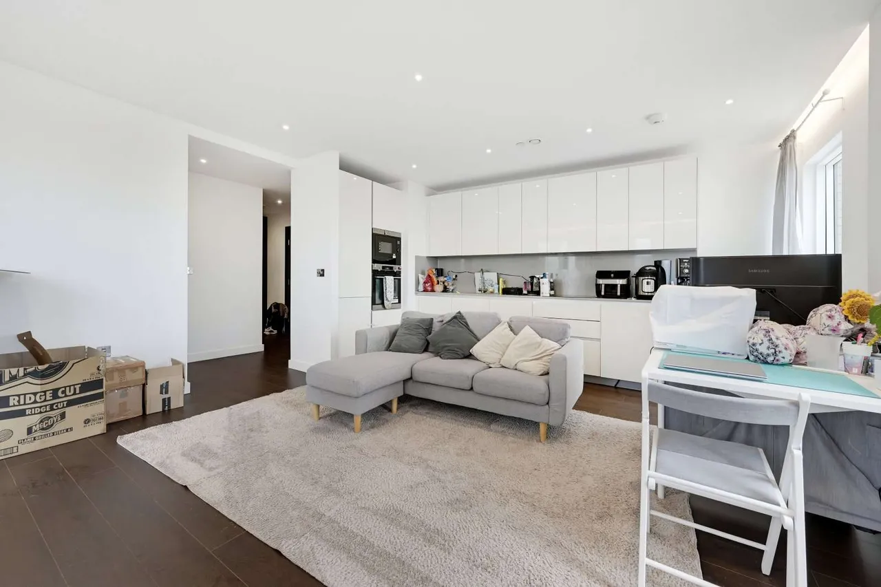 Malthouse Road, London, SW11, photo 11