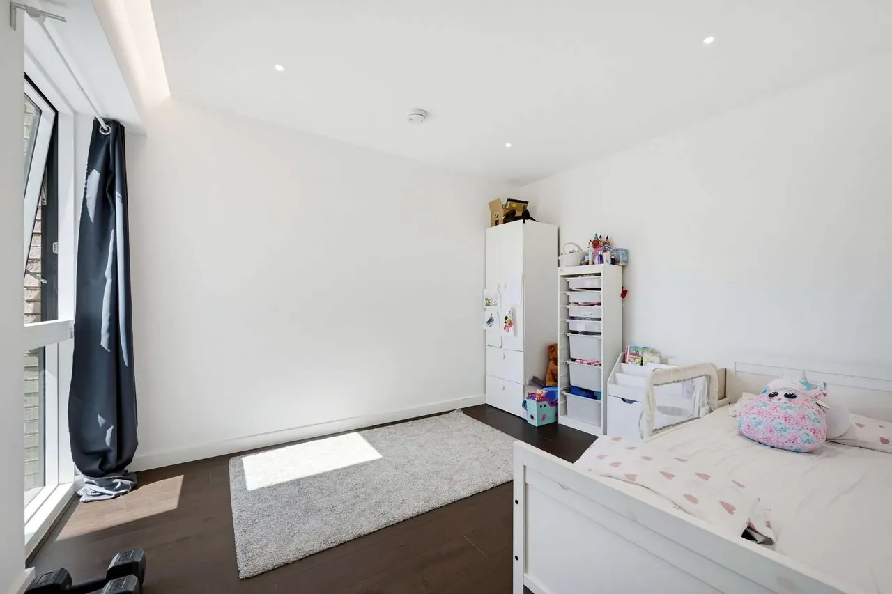 Malthouse Road, London, SW11, photo 5
