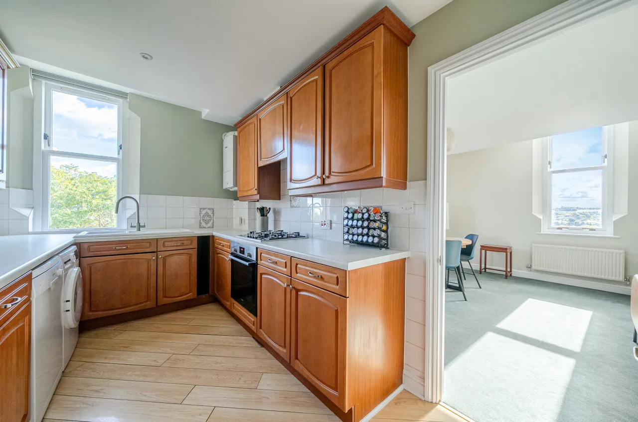 Cardwells Keep, Guildford, GU2, photo 9