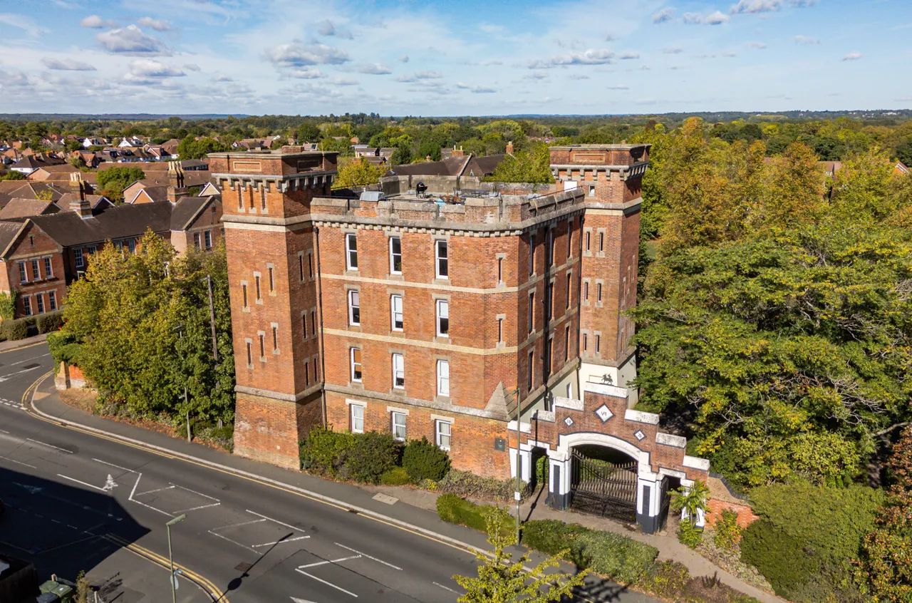Cardwells Keep, Guildford, GU2, photo 26