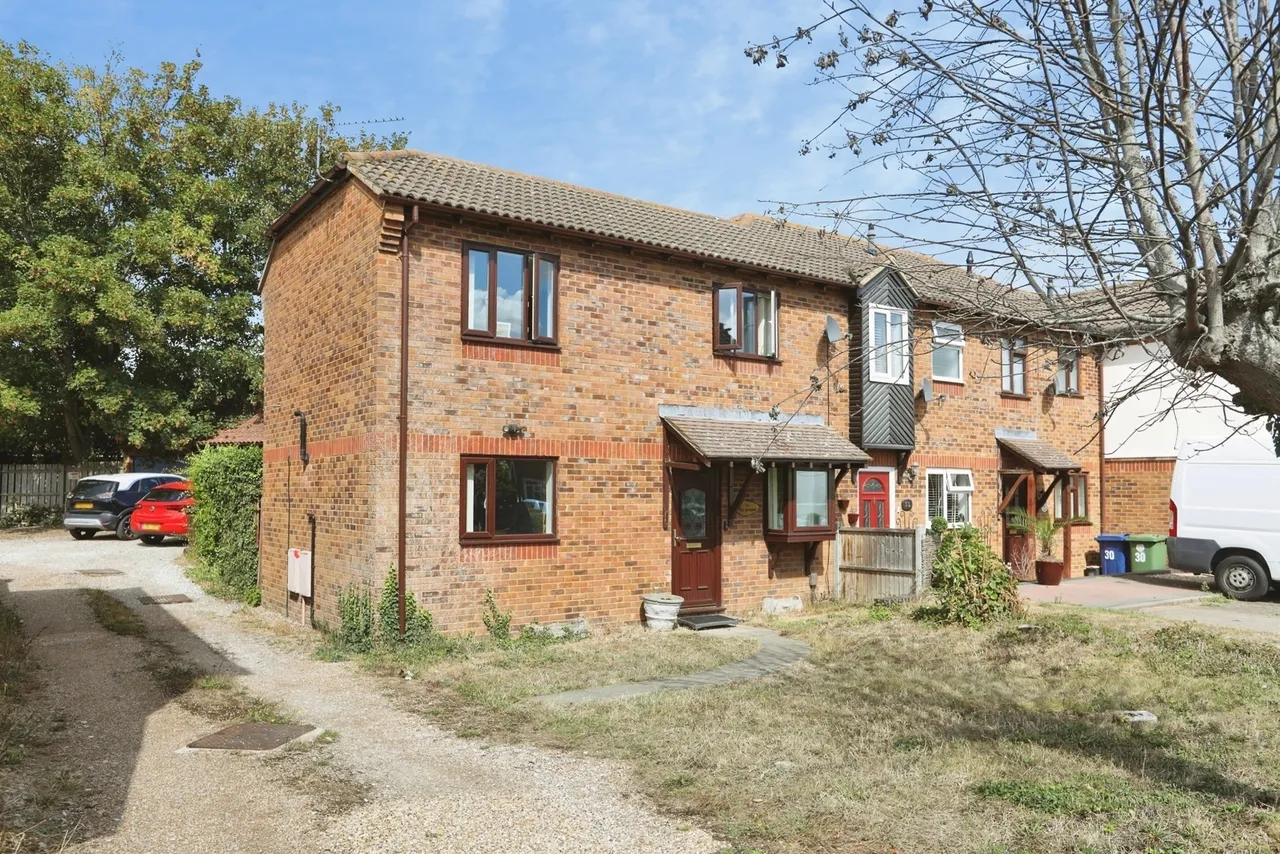 3 bed house for sale — The Willows, Kemsley, Sittingbourne, Kent, ME10