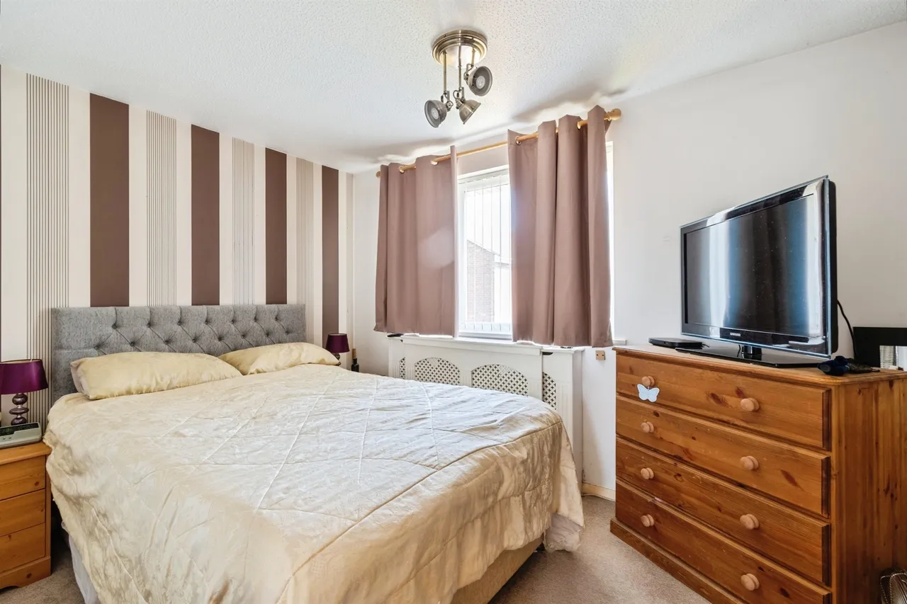 Malvern Close, Melksham, SN12, photo 8
