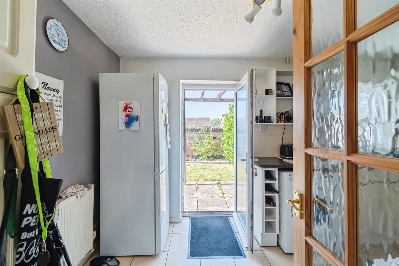 Malvern Close, Melksham, SN12, photo 6