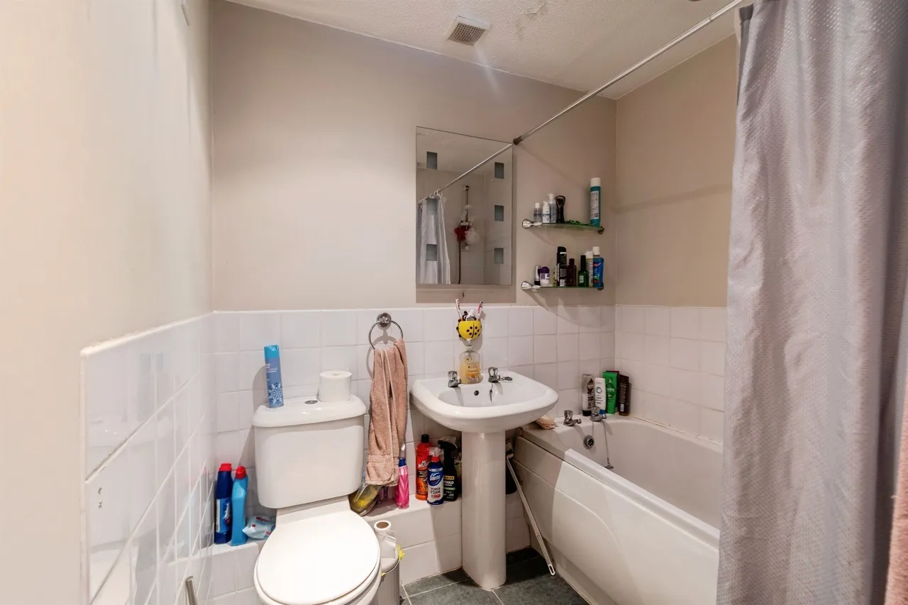 Malvern Close, Melksham, SN12, photo 12