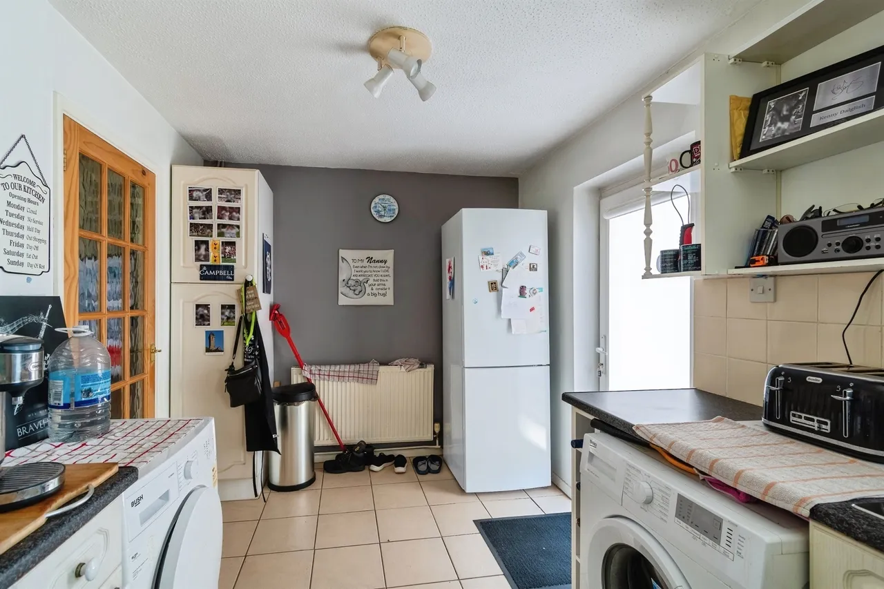 Malvern Close, Melksham, SN12, photo 5