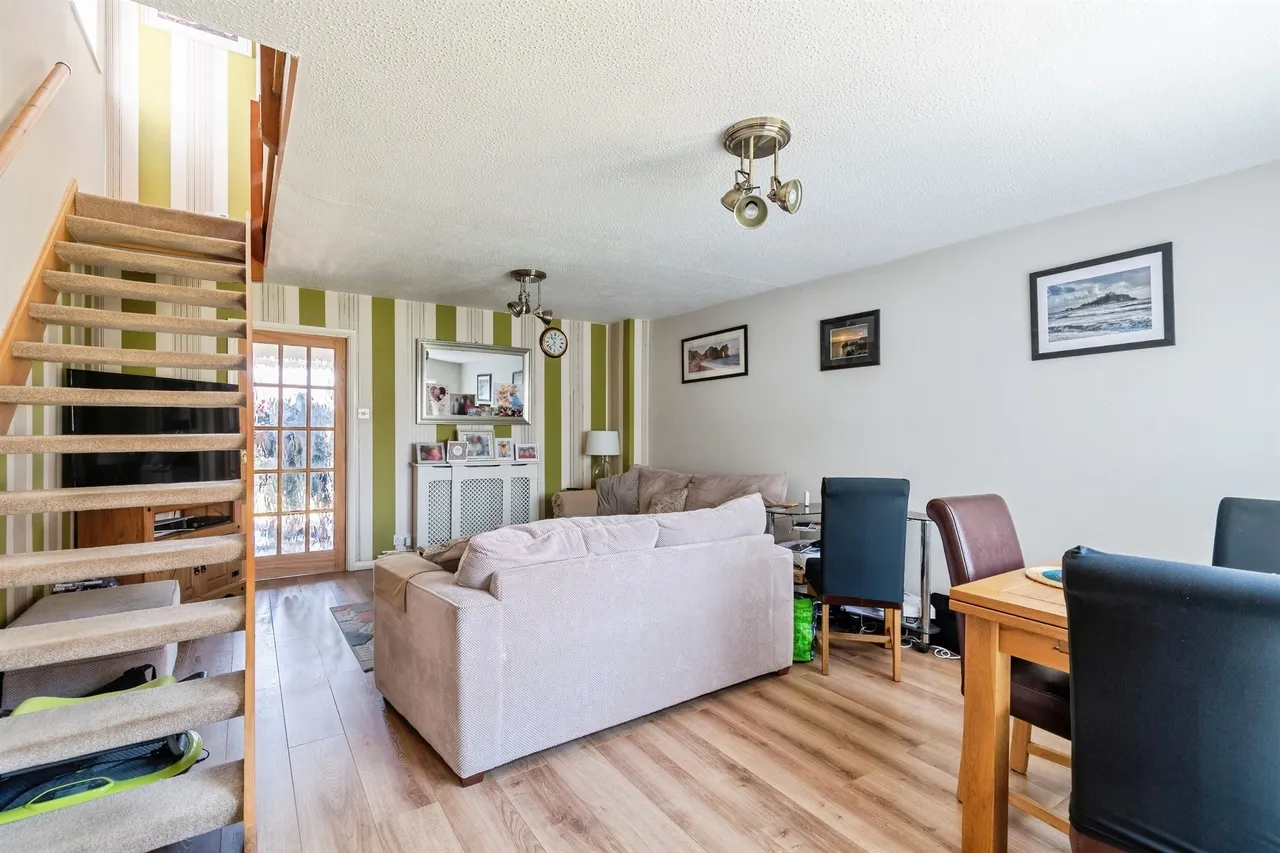 Malvern Close, Melksham, SN12, photo 2