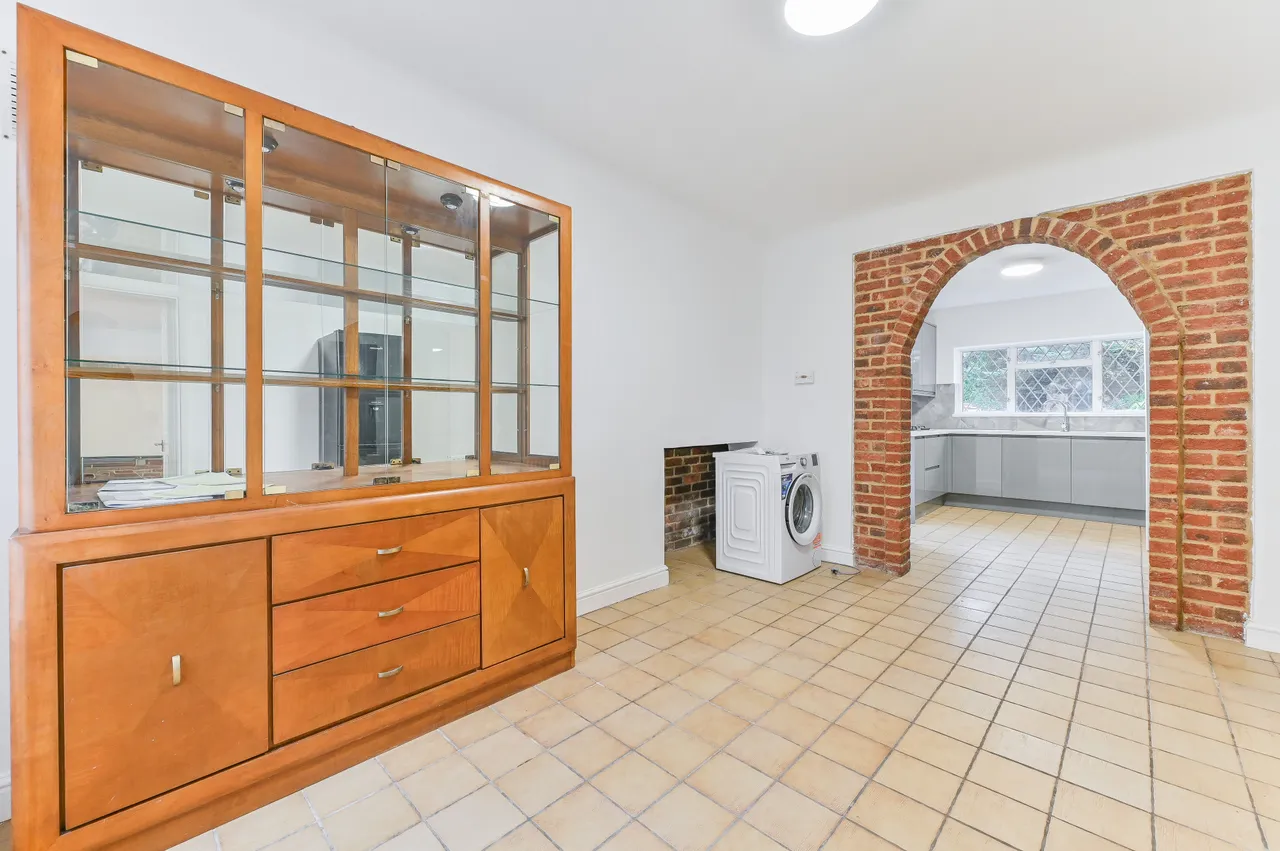 Purley, CR8, photo 6