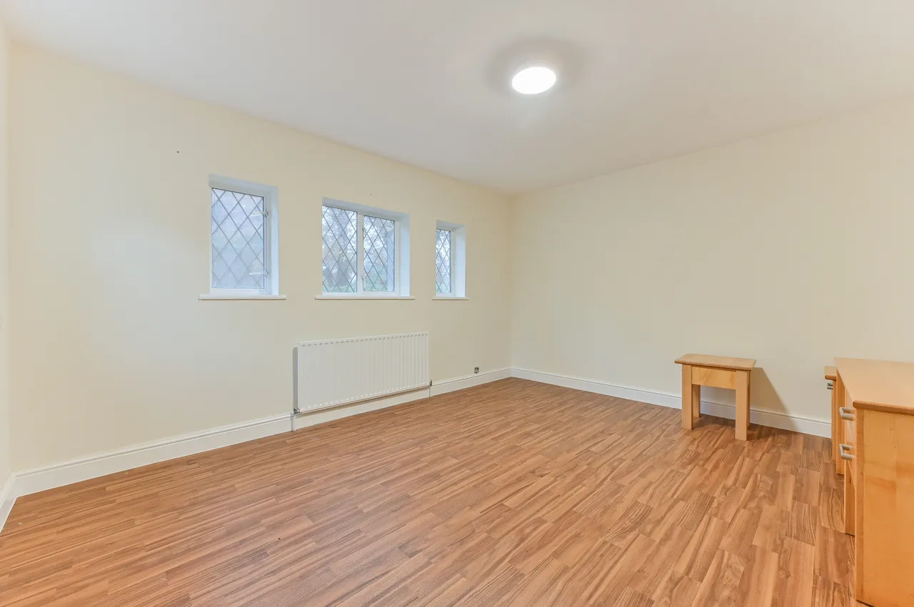 Purley, CR8, photo 19
