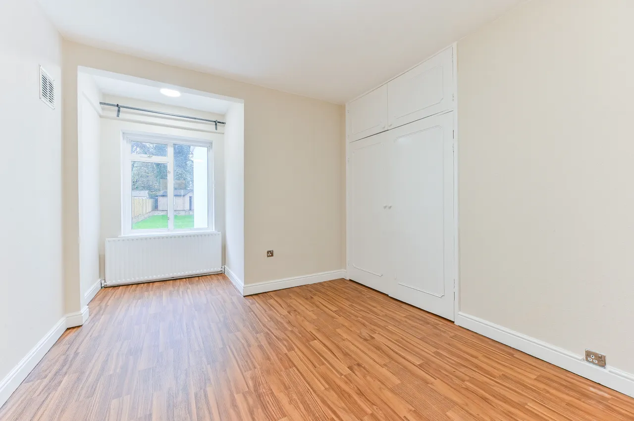 Purley, CR8, photo 11