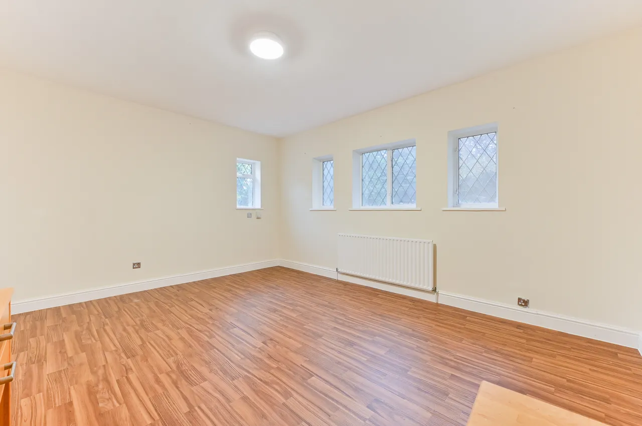 Purley, CR8, photo 9