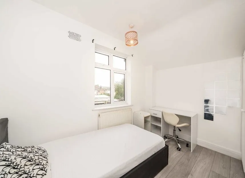 Dallas Road, Hendon, NW4, photo 8