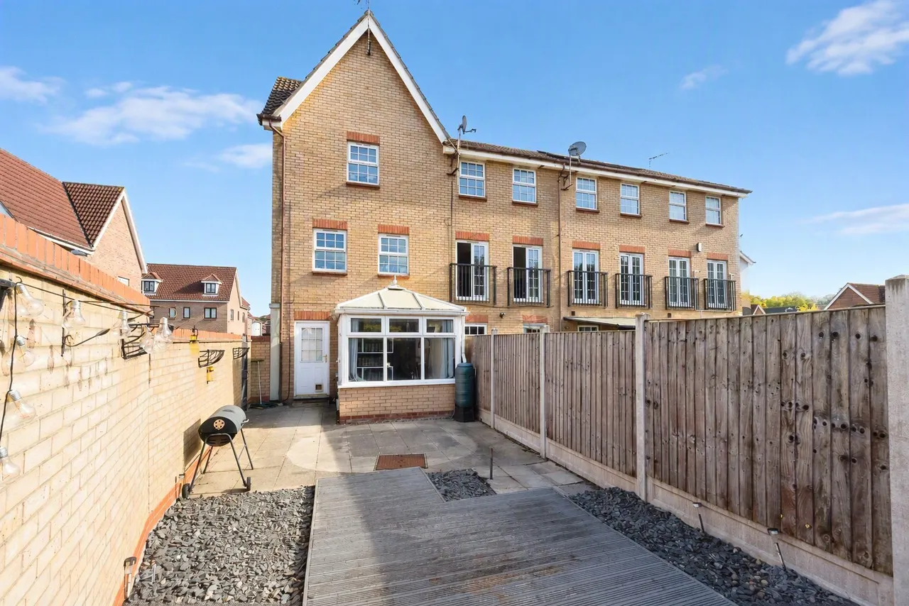 Frobisher Gardens, Chafford Hundred, RM16, photo 20