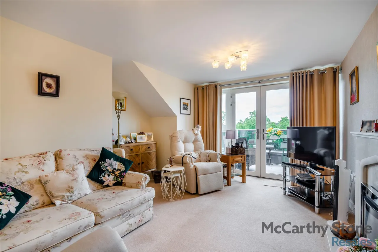 2 bed flat for sale, Devonshire Avenue, Roundhay, LS8