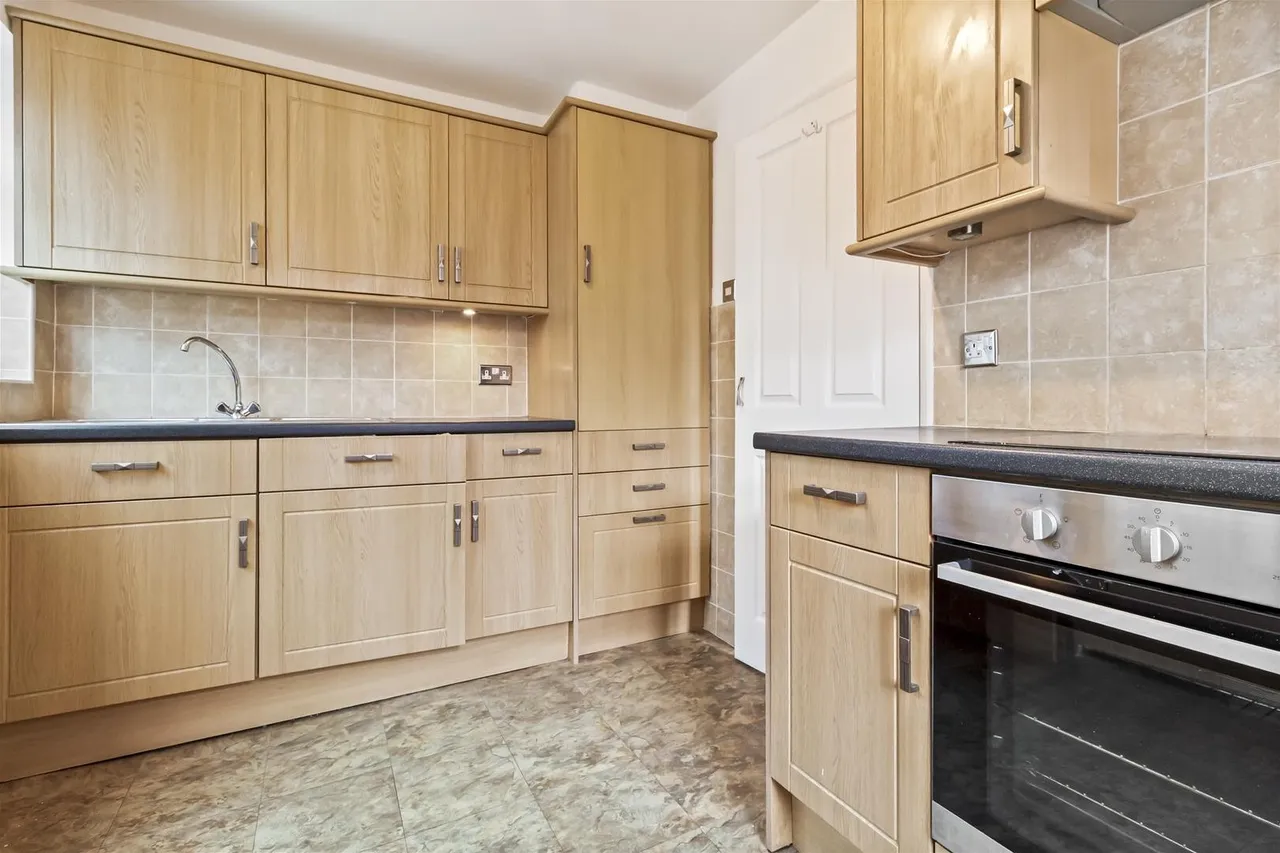 Hurley Road, Worthing, photo 12