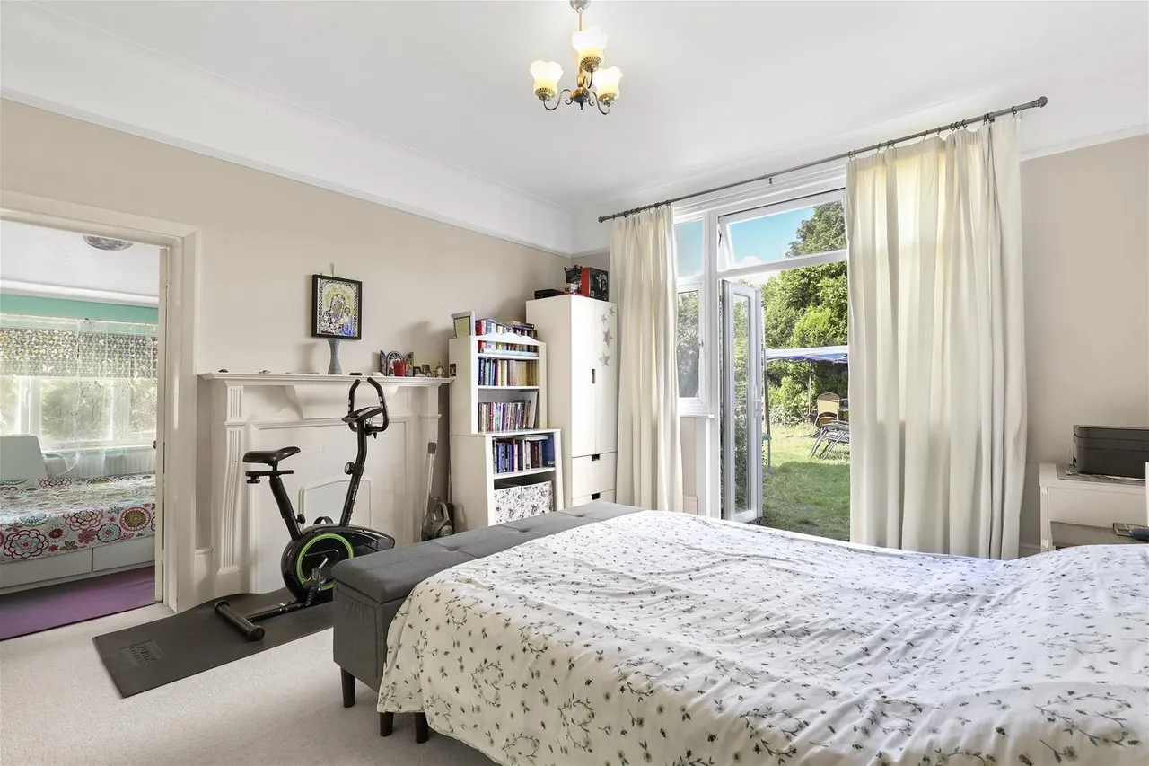 Victoria Road, Chingford, photo 10