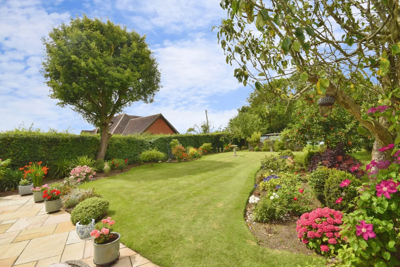 Thaxted Road, Great Sampford, CB10, photo 17