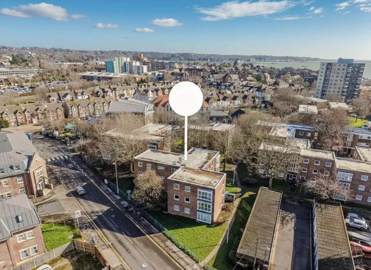 2 bed flat for sale — Lagland Street,, Poole