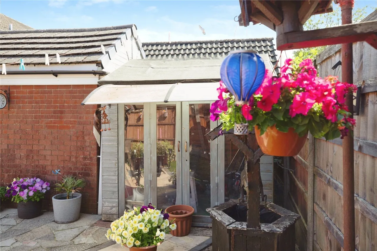 Boothroyden Close, Middleton, M24, photo 18