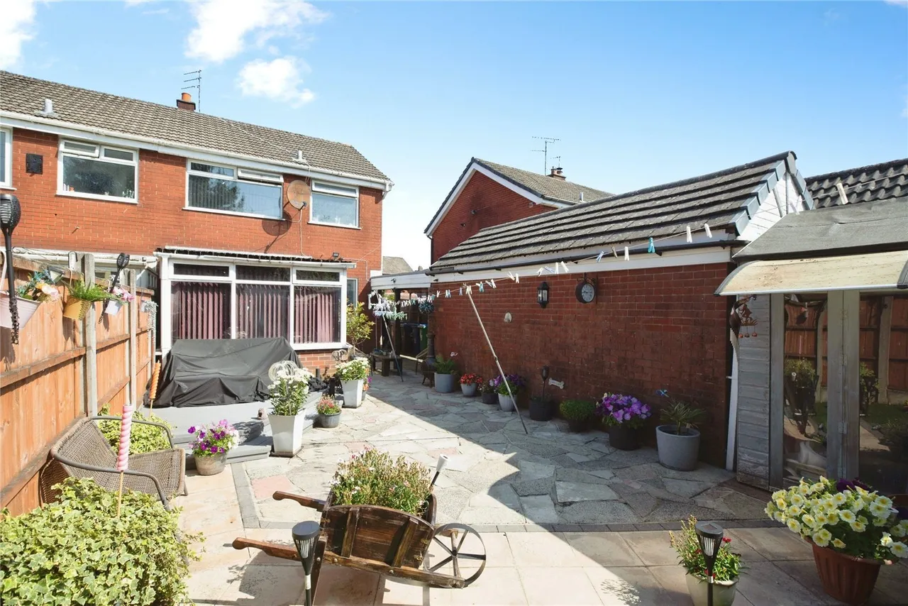 Boothroyden Close, Middleton, M24, photo 2