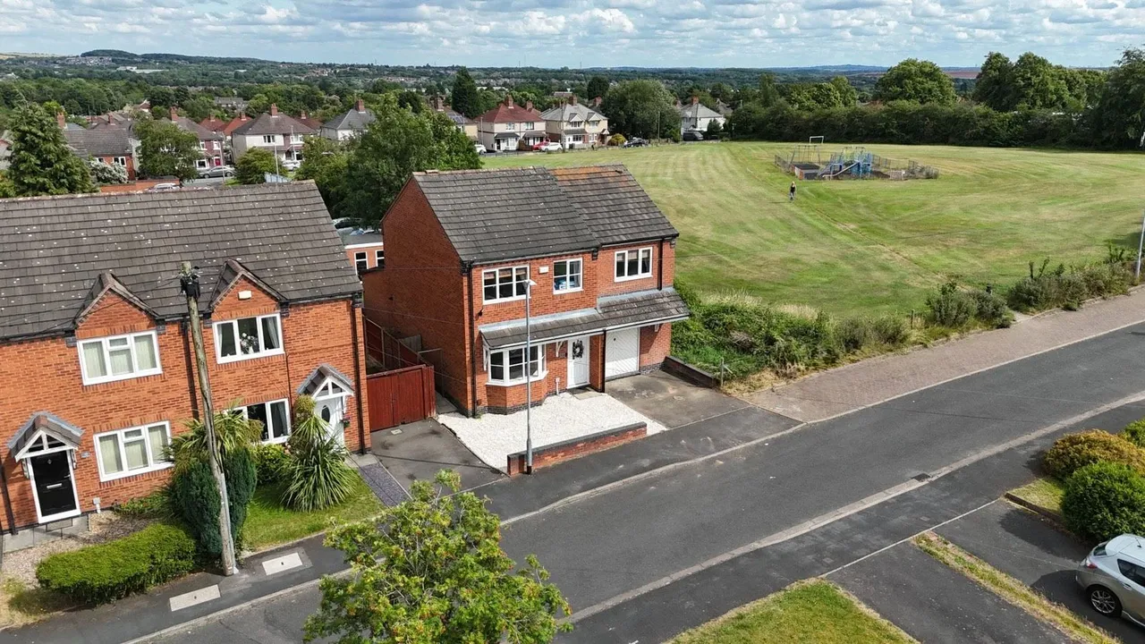 5 bed house for sale, Byron Place, West Chadsmoor, WS11