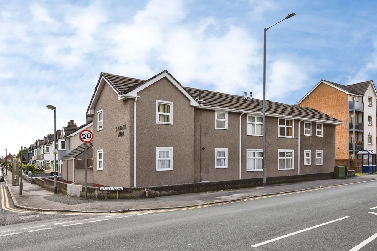 2 bed flat for sale, Stanley Road, Morecambe, LA3