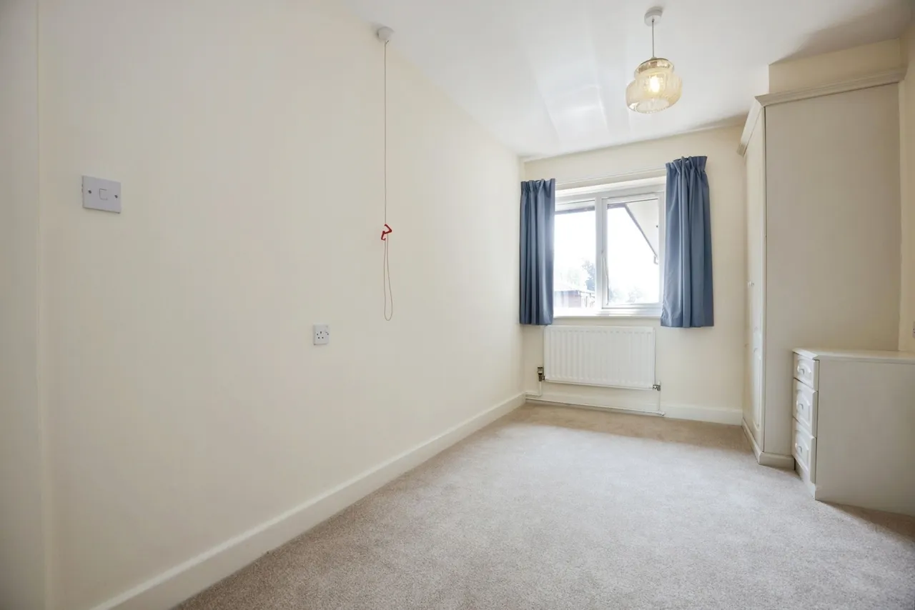 Knights Lane, Tiddington, CV37, photo 8