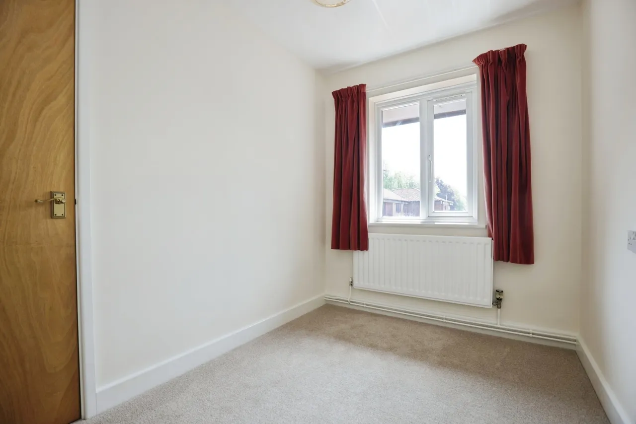 Knights Lane, Tiddington, CV37, photo 11