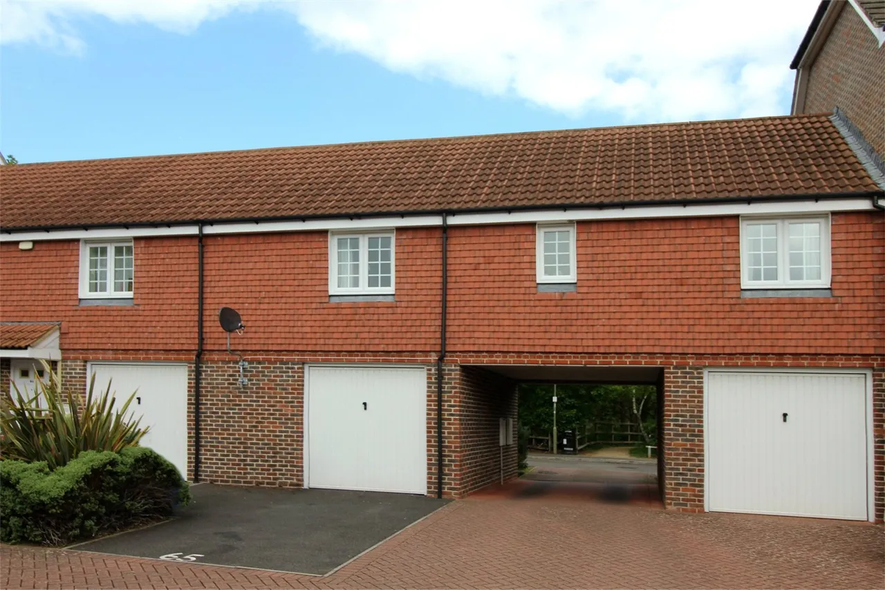 Woodland Walk, Aldershot, Hampshire, GU12 4FE, photo 7