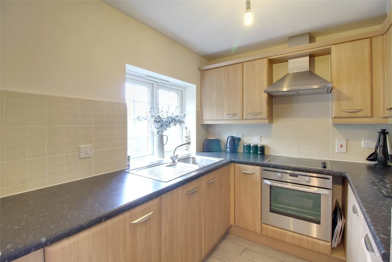 Woodland Walk, Aldershot, Hampshire, GU12 4FE, photo 4