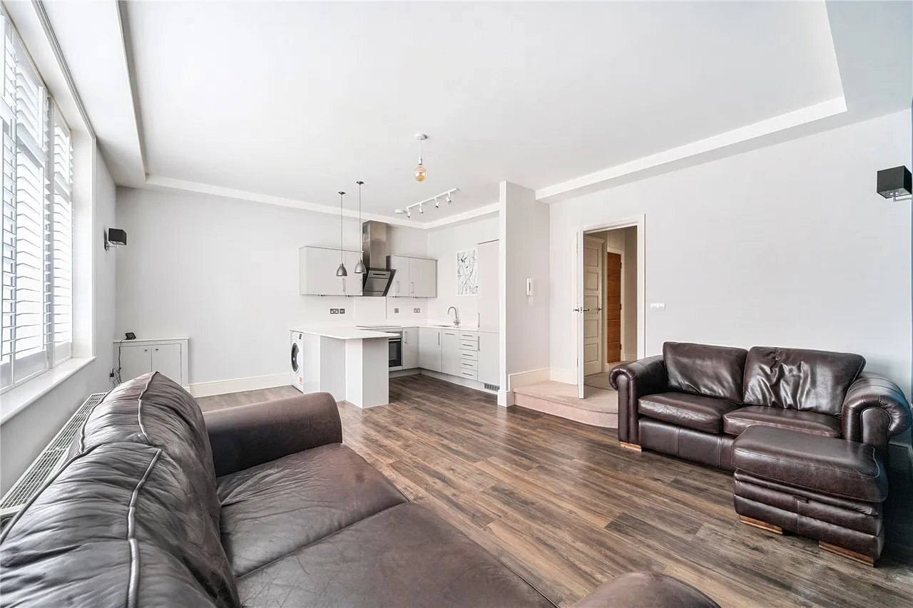 1 bed flat for sale, Castle Street, Farnham, GU9