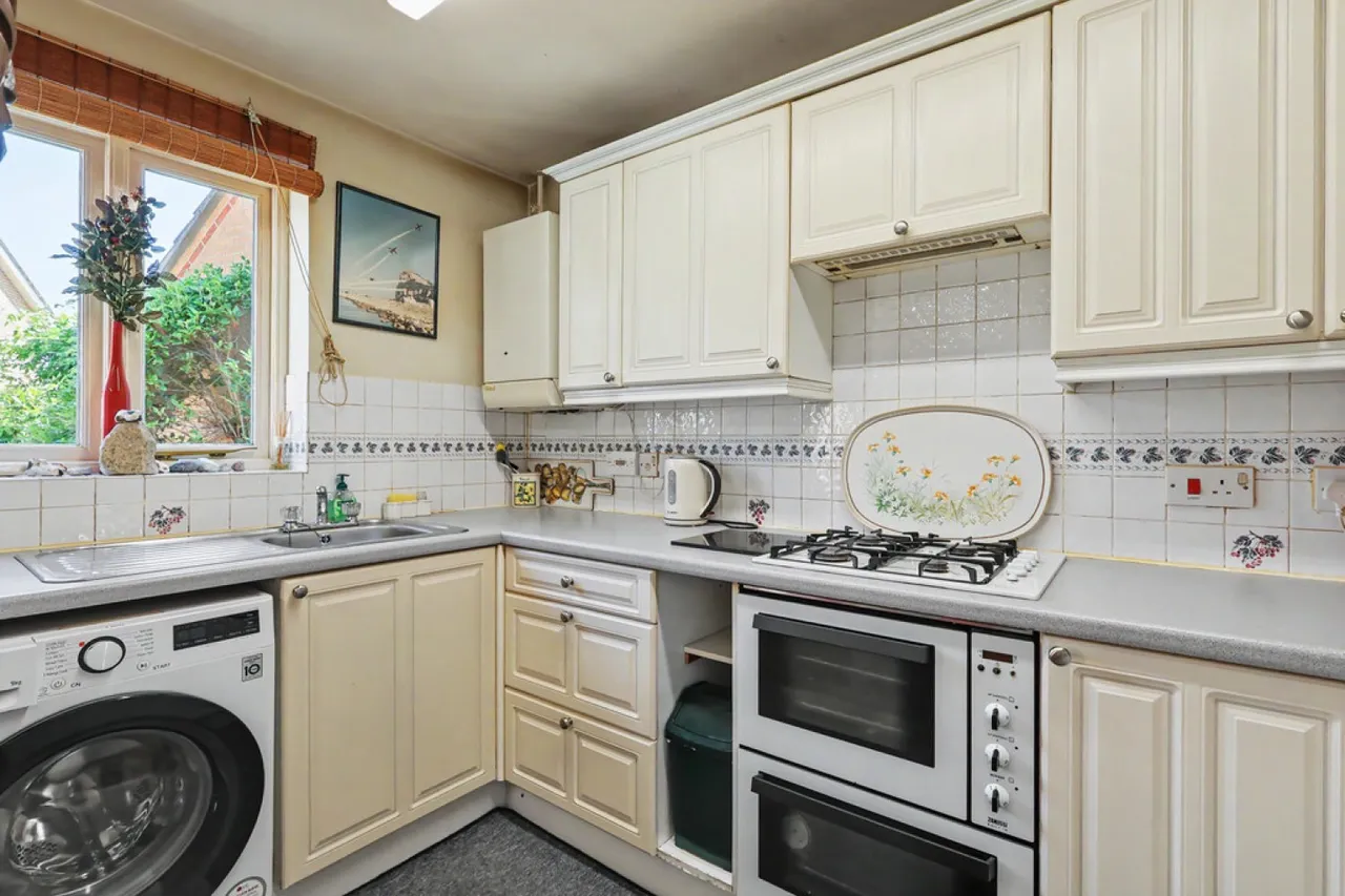 Chiswell Road, Canford Heath, BH17, photo 3