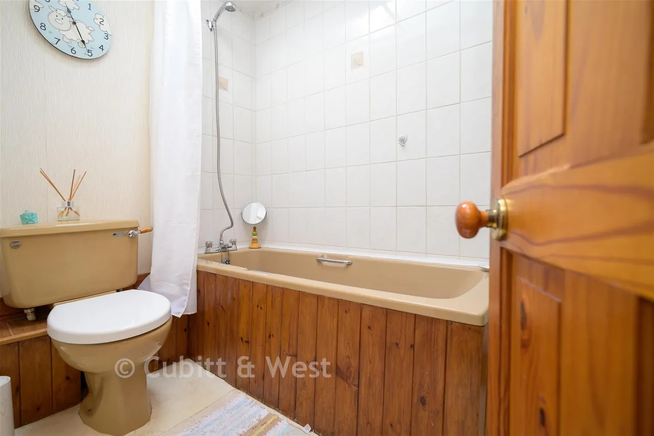 Redstone Hill, Redhill, RH1, photo 9