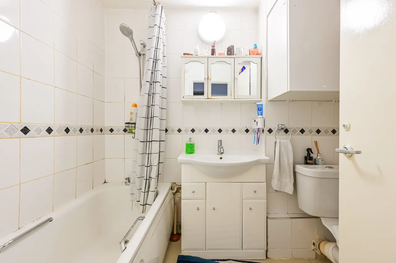 Flat 7 Dellafield, Pooles Park, London, photo 4